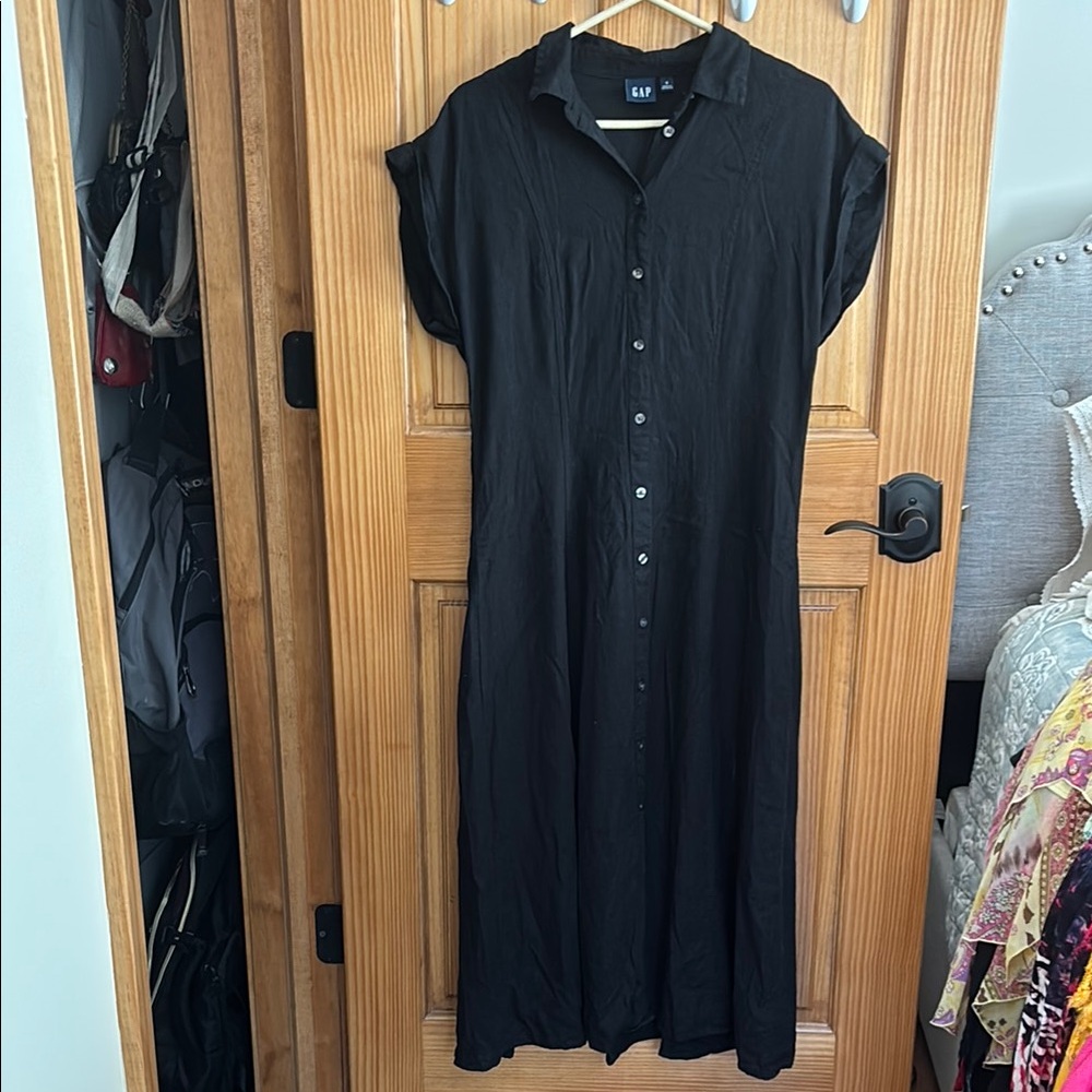 GAP Women's Elegant Black Button-Down Maxi Dress